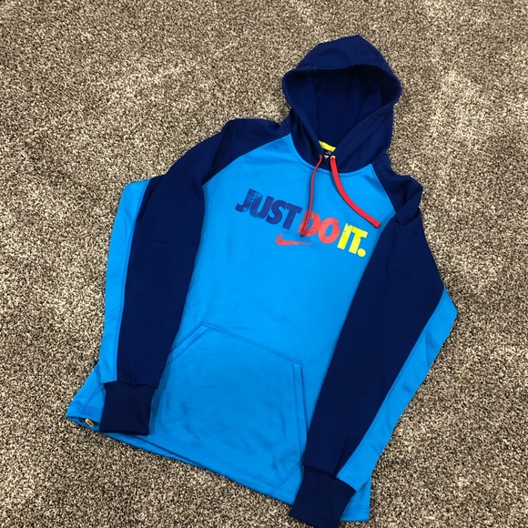 Nike Thermal Hoodie - Picture 2 of 5